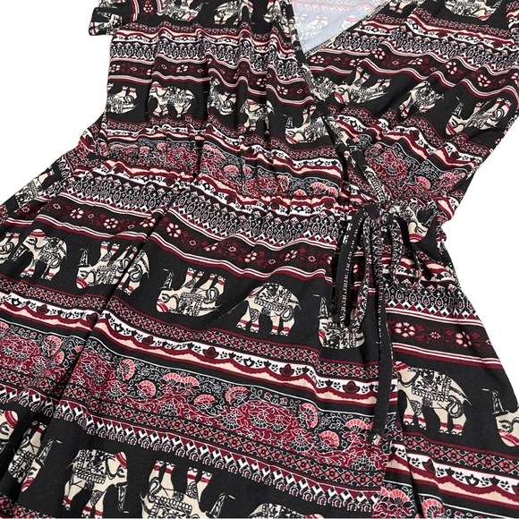 Derek heart plus size 1x short sleeve mini dress, vneck, elephants, ties at side - Picture 3 of 12